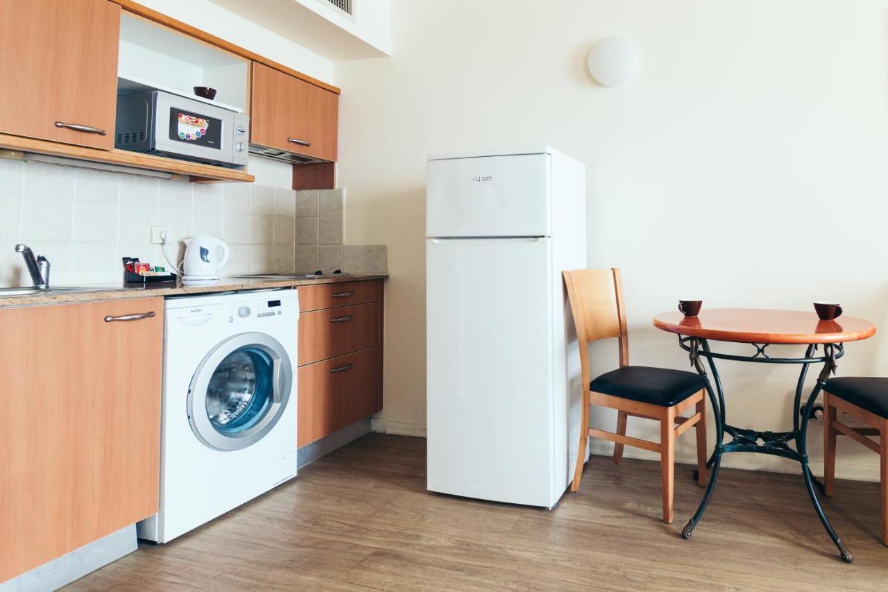 Almog Beach Apartments מגדלי חוף הכרמל חיפה المظهر الخارجي الصورة
