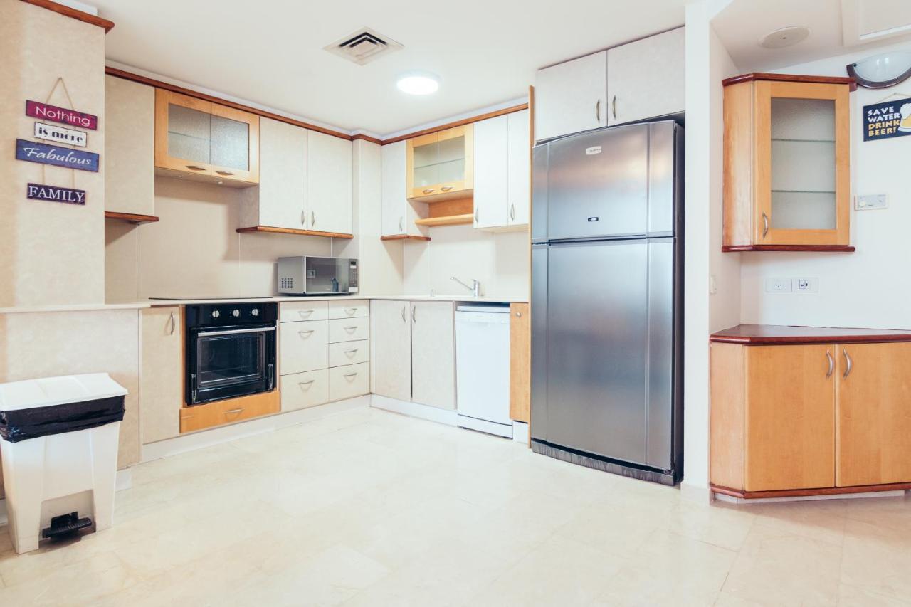 Almog Beach Apartments מגדלי חוף הכרמל חיפה المظهر الخارجي الصورة