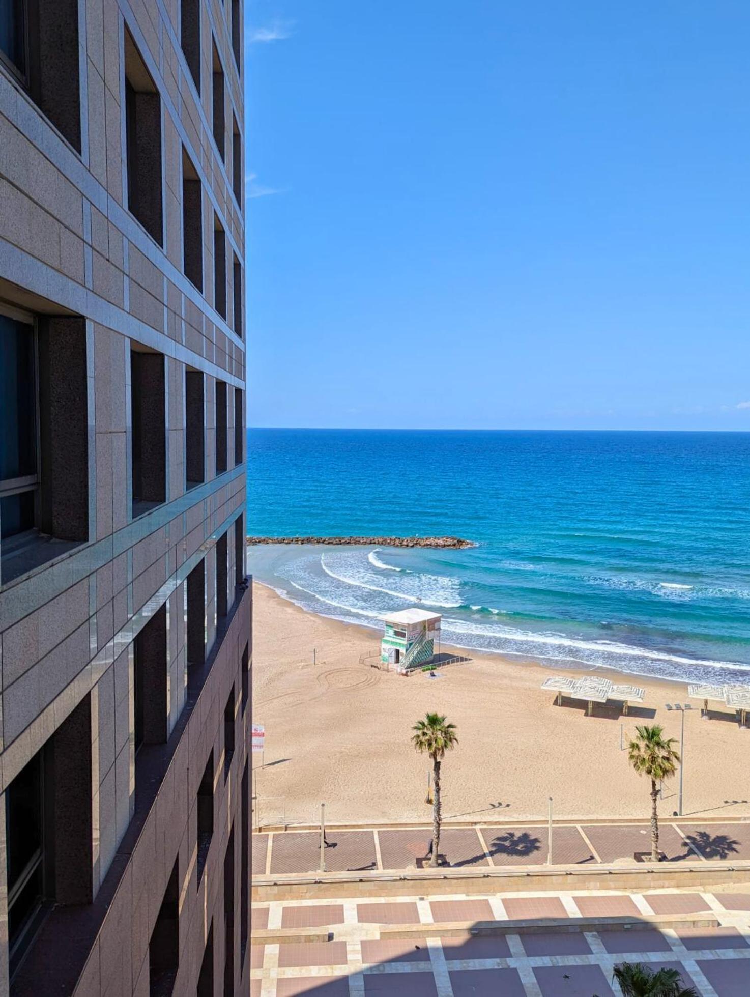 Almog Beach Apartments מגדלי חוף הכרמל חיפה المظهر الخارجي الصورة