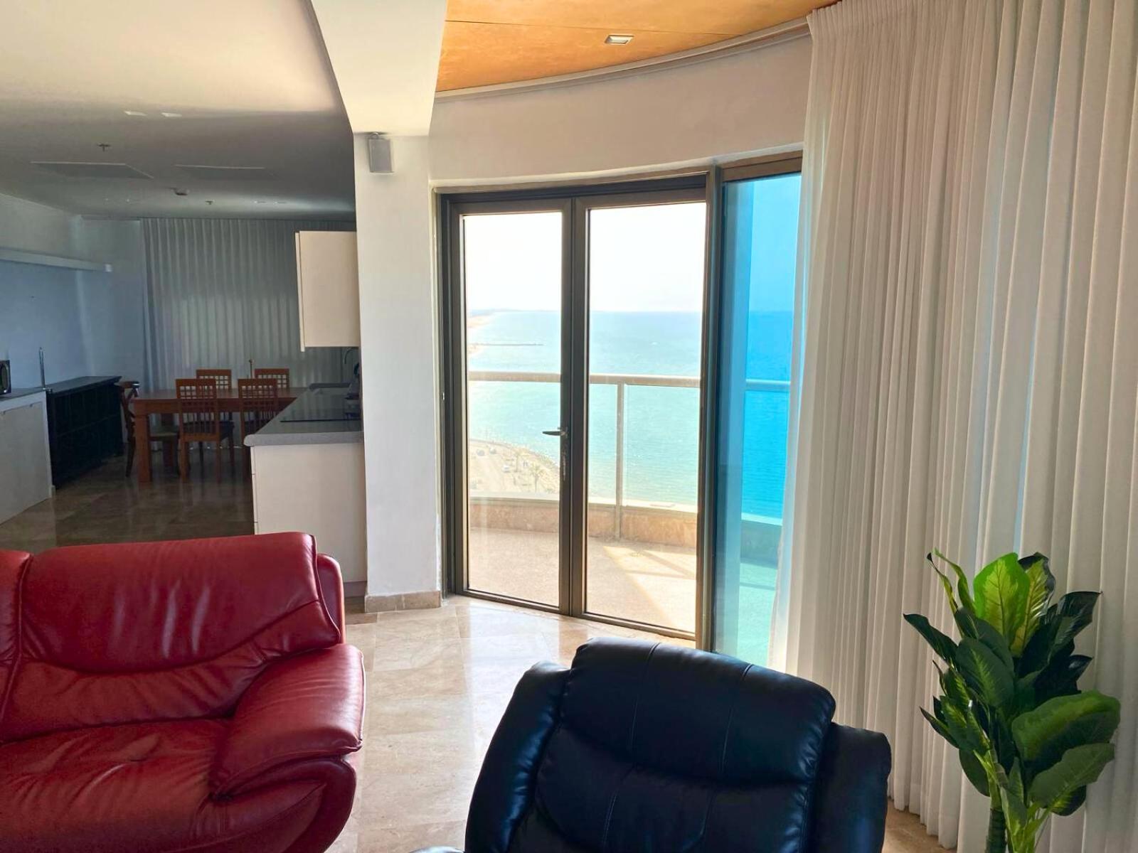 Almog Beach Apartments מגדלי חוף הכרמל חיפה المظهر الخارجي الصورة