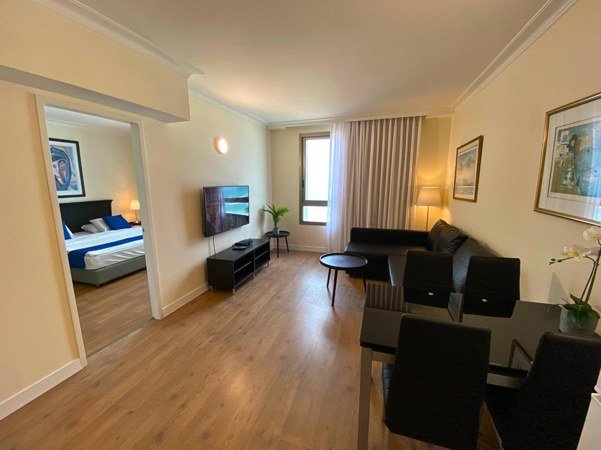 Almog Beach Apartments מגדלי חוף הכרמל חיפה المظهر الخارجي الصورة