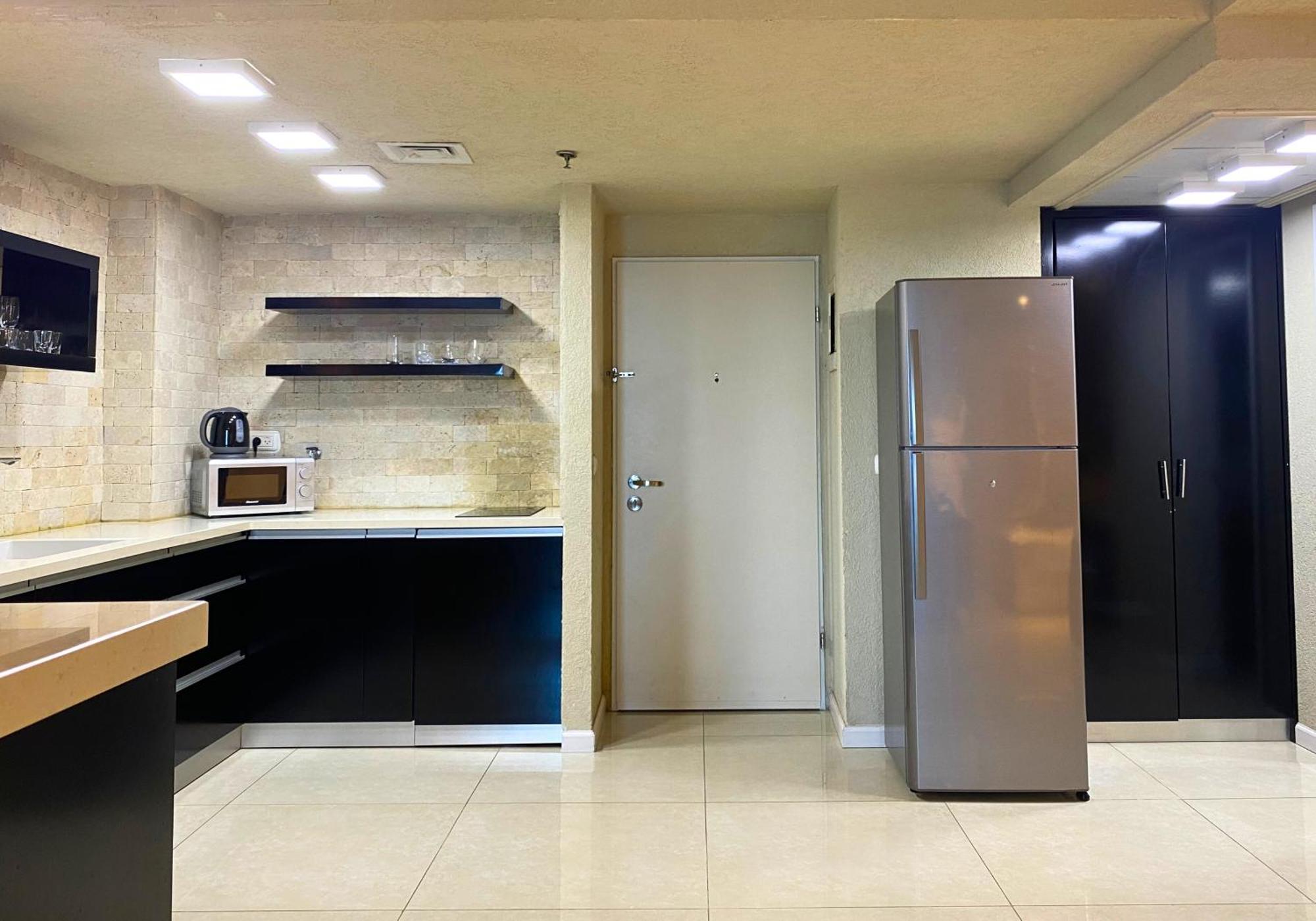 Almog Beach Apartments מגדלי חוף הכרמל חיפה المظهر الخارجي الصورة