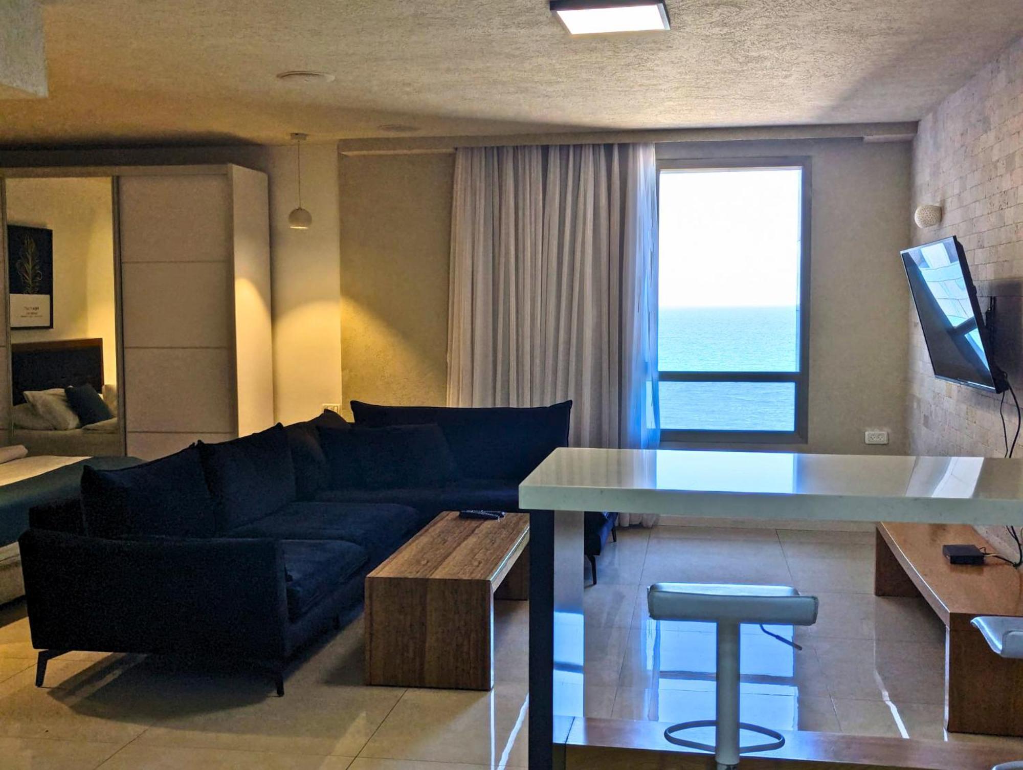 Almog Beach Apartments מגדלי חוף הכרמל חיפה المظهر الخارجي الصورة